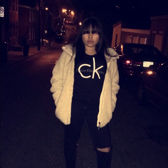 Profile Picture of Iris Collazo (@alize_iris) on Poshmark