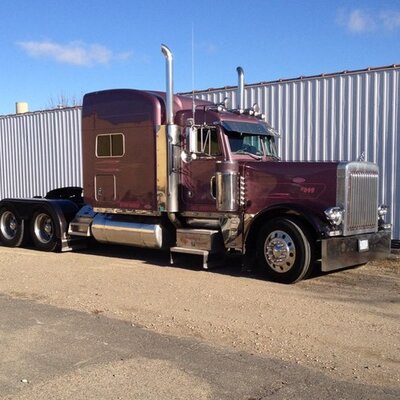 Profile Picture of Eli (@elihersh) on Twitter