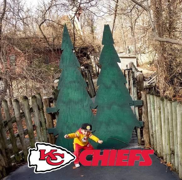Profile Picture of Adam Sauer (@bubba_chiefs) on Poshmark