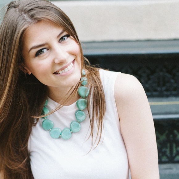 Profile Picture of Lynnette Clark (@lynnette93) on Poshmark