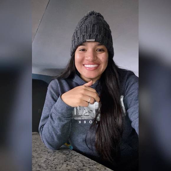 Profile Picture of Bianca Barron (@yucari) on Poshmark