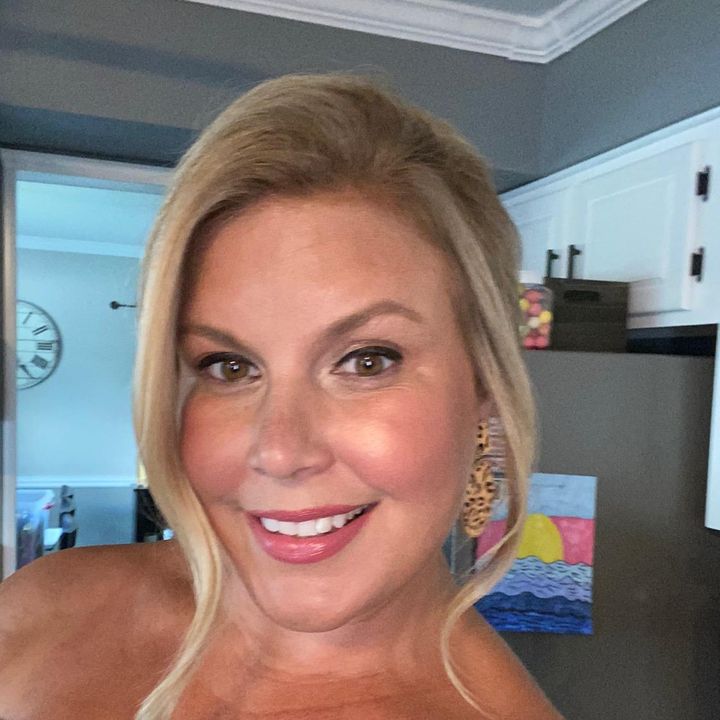 SueT - Tiktok Profile Picture of SueT (@suethornton80) on Tiktok