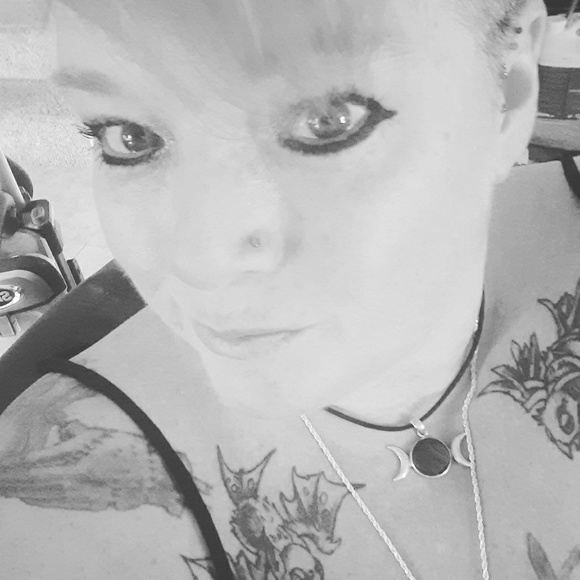 Profile Picture of Kimberly Ulmer (@kimberly_ulmer) on Poshmark
