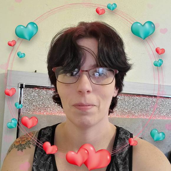 Profile Picture of Marcy Knoelk (@darkryokox3) on Poshmark