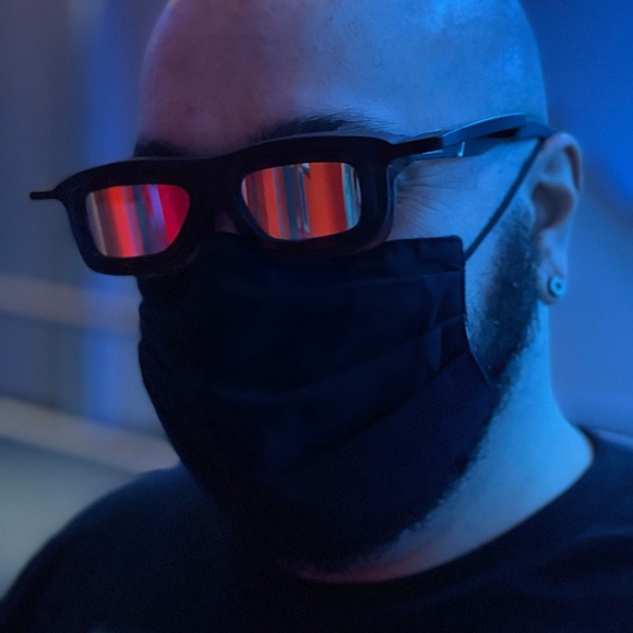 Profile Picture of Chuck Brueckmann (@chuckbrueckmann) on Poshmark