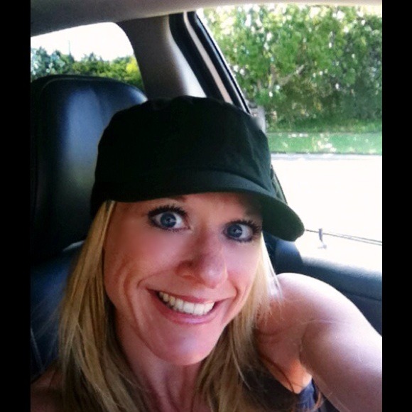 Profile Picture of Becky Asato (@becky_a) on Poshmark