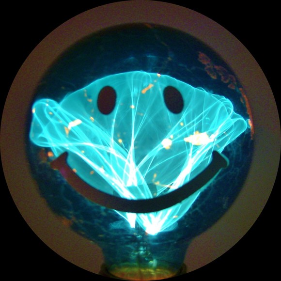 Profile Picture of Palmbulbs Palmbulbs (@palmbulbs) on Poshmark