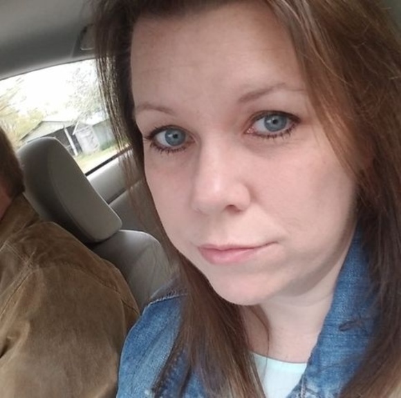 Profile Picture of Charla Shrable (@shrablefamily) on Poshmark