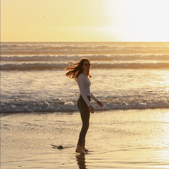 Profile Picture of Ceci Lomauro (@clomauro123) on Poshmark