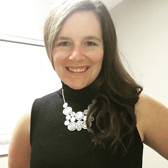 Profile Picture of E Quinn (@eaquinn2) on Poshmark