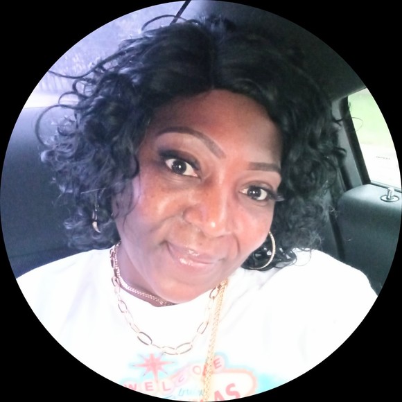 Profile Picture of Delarese Rodgers (@rodgersstar60) on Poshmark