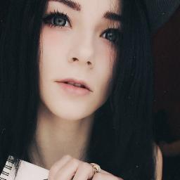 Profile Picture of Ekaterina Sundstein (@magnussonova) on Twitter