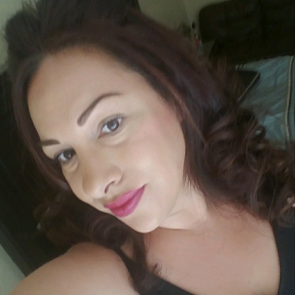 Profile Picture of Stacie Carrasco (@scarrasco12) on Poshmark