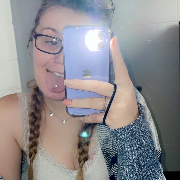 Profile Picture of Hailey Barry (@haileybarry929) on Poshmark