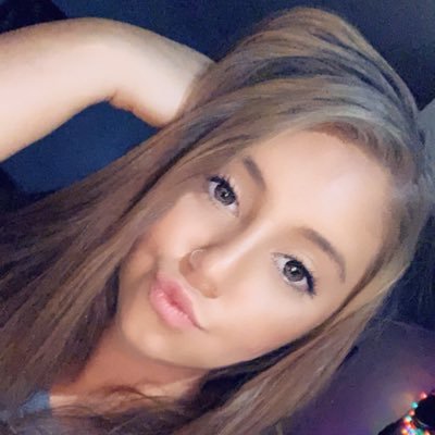 Profile Photo of Emily Elizabeth 🦋 (@emily_andres1) on Twitter