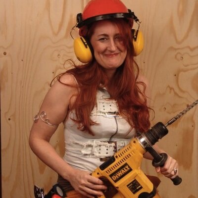 Profile Picture of Vicky Brett (she/her) (@flaemdragon) on Twitter