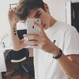 Profile Picture of James Roswell (@james.roswell.98) on Facebook