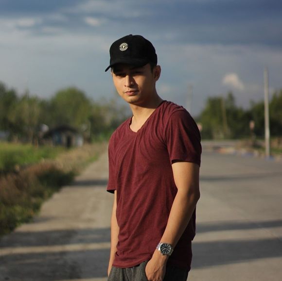 Profile Picture of Marc Marc (@marcmarc490) on Poshmark