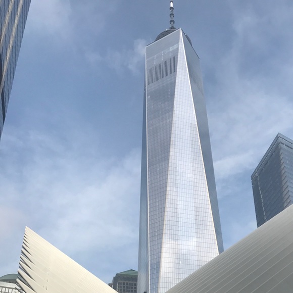 Profile Picture of Zou Liang (@zouliang) on Poshmark