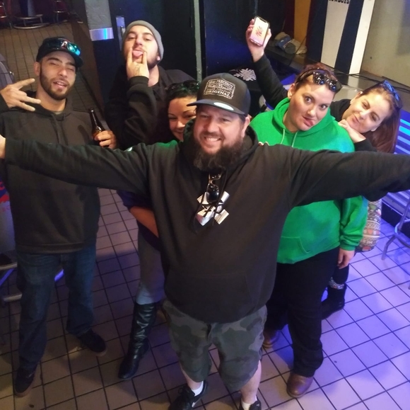 Profile Picture of Daniel Bays (@dbays53082) on Poshmark