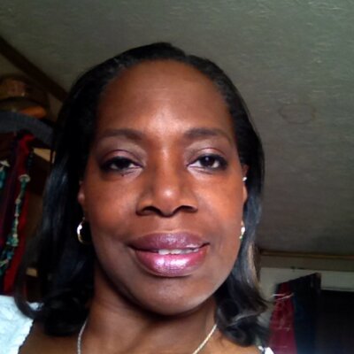 Profile Picture of Debra Calhoun (@DesignsbyDebra) on Twitter