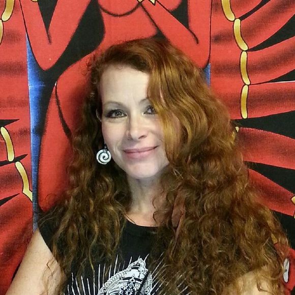 Profile Picture of Renée Thibodeaux perez (@suziperez) on Poshmark