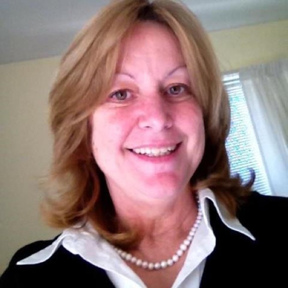 Profile Picture of Karen West (@kwestct) on Poshmark