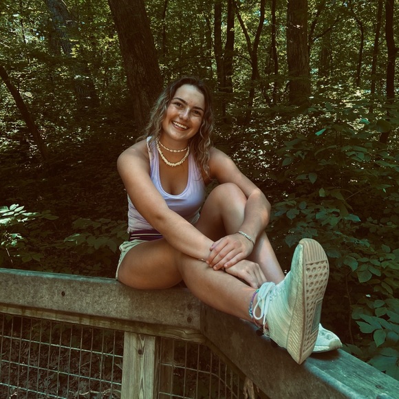Profile Picture of Nicole Virzi (@nicolev9564) on Poshmark