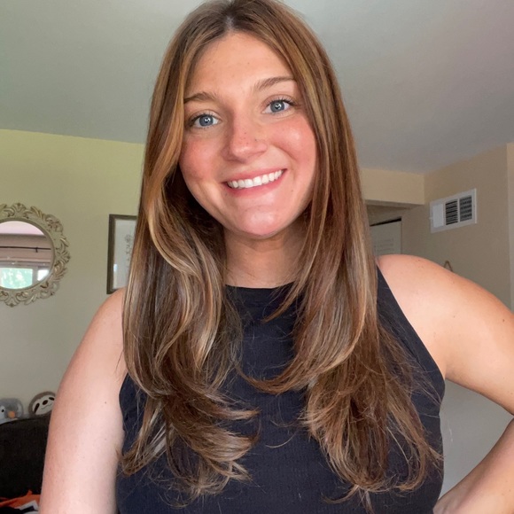 Profile Picture of Tatiana Dackowsky (@tdackowsky27) on Poshmark