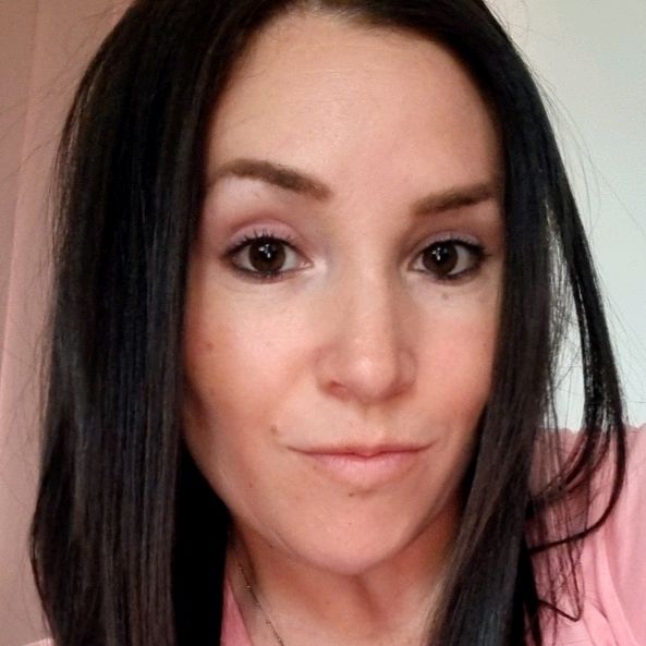 Profile Picture of Lisa Yates (@@lisa_yates34) on Tiktok