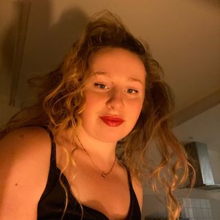 Profile Picture of Alice Dumas ⚡️ (@alice__dumas) on Instagram