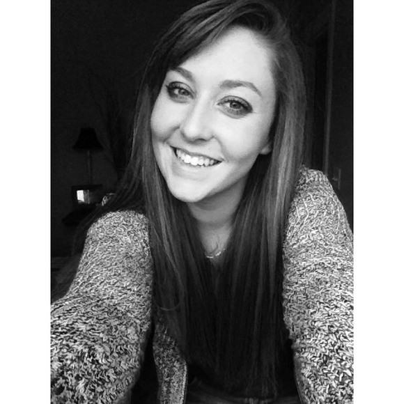 Profile Picture of Abby Gossage (@abbygailmg) on Poshmark