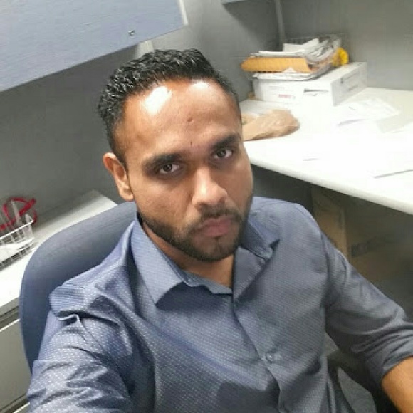 Profile Picture of Aman Malhotra (@aman19831383) on Poshmark