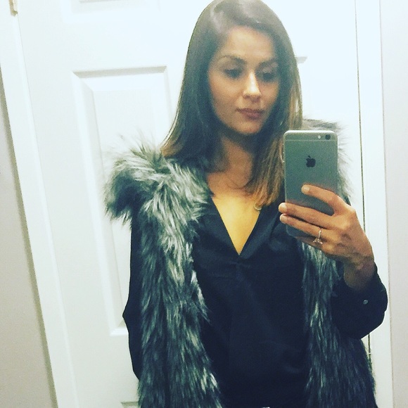 Profile Picture of Nida Ahmed (@nidatahmed) on Poshmark
