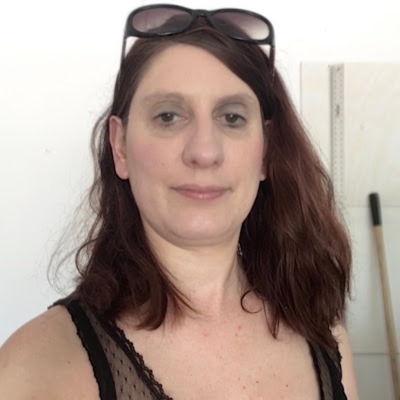 Profile Picture of Jess Blommer (@jessica21_1) on Poshmark