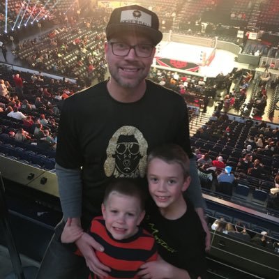 Profile Picture of Eric Taylor (@ELTaylorMade) on Twitter