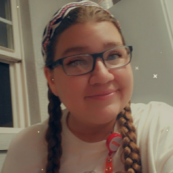 Profile Picture of Monica Hartshorne (@monicalong2007) on Poshmark