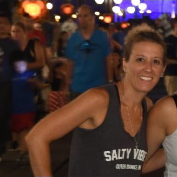 Profile Picture of Carolyn Scianni (@cscianni) on Poshmark