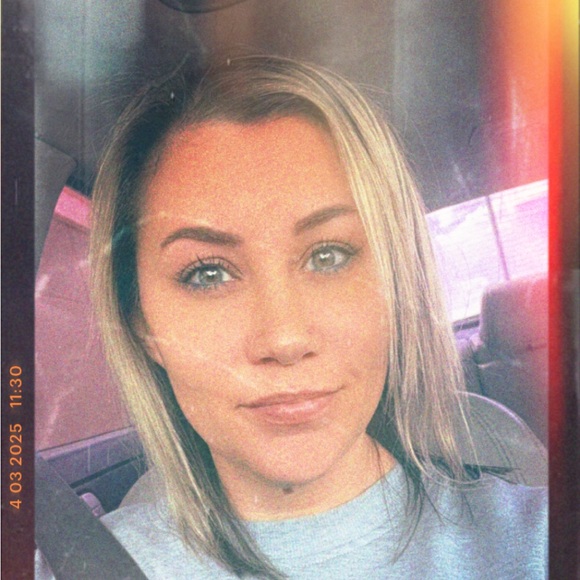 Profile Picture of Merissa Perusek (@merissa3) on Poshmark