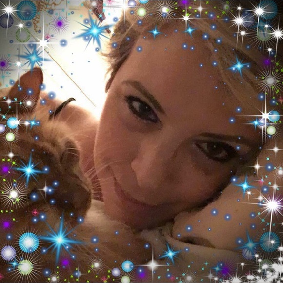 Profile Picture of Karen Stack (@kstack25) on Poshmark