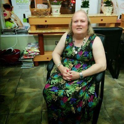 Profile Picture of Jamie-Lynne Scribner (@LynneScribner) on Twitter