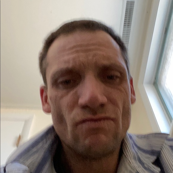 Profile Picture of Jason Schulz (@daddyof5kids11) on Poshmark