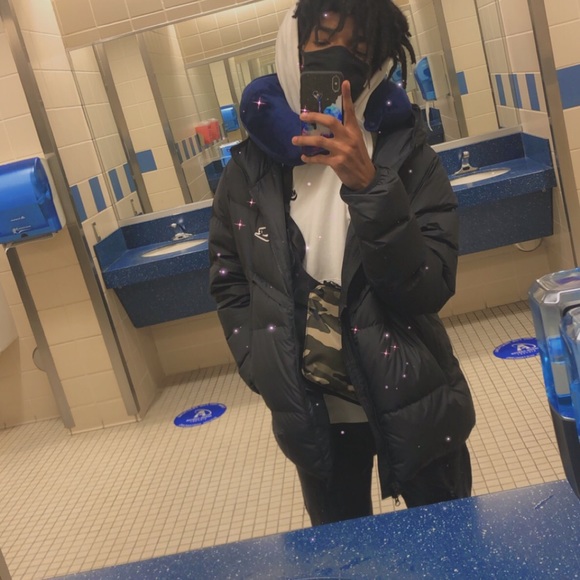 Profile Picture of Juan Gaters (@juan_gaters) on Poshmark