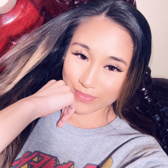 Profile Picture of Andrea Amazona (@sweetheartdrea_) on Poshmark