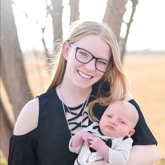 Profile Picture of Samantha Novacek (@samanthanovacek) on Poshmark