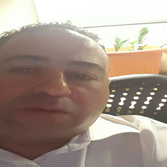 Profile Picture of Cyrus Zavieh (@zaviehc) on Poshmark