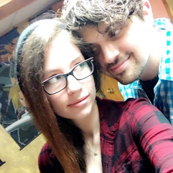 Profile Picture of Becca Gilloway (@anthro25) on Poshmark