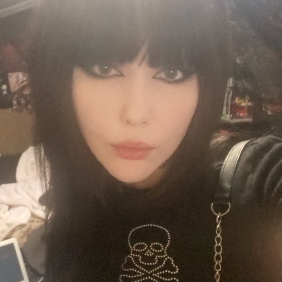 Profile Picture of Brin Hirschi (@brinisnotcool) on Poshmark