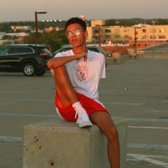 Profile Picture of Mason Watson (@masuuuun) on Poshmark