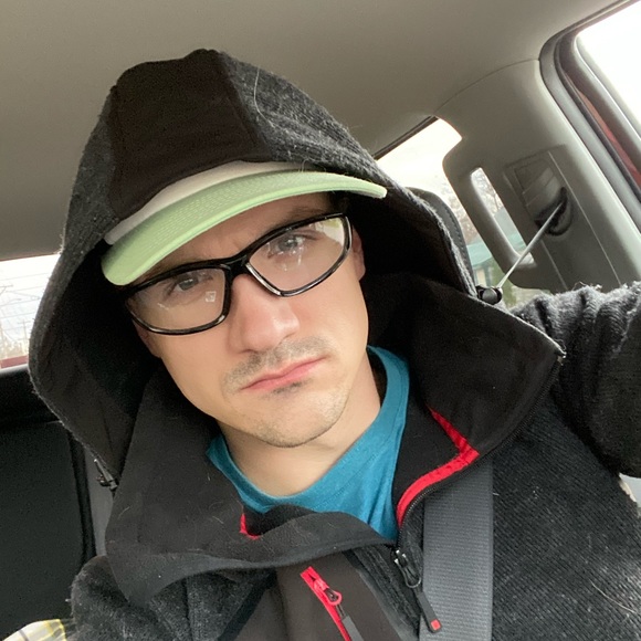Profile Picture of Andrew Brooker (@andrew_brooker) on Poshmark